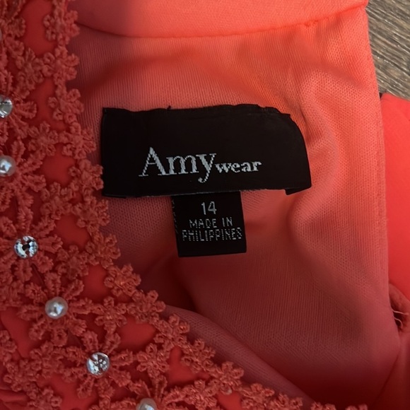 Dress - Picture 4 of 6